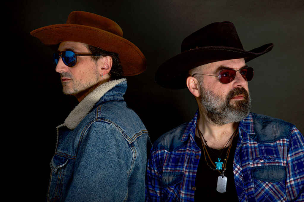 Big River band electro-country fuori con Mustang Hood