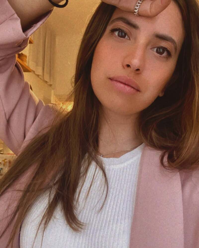 Dalla terapia alle canzoni: le “Parole Sciolte” di Lara Serrano nel suo disco d’esordio