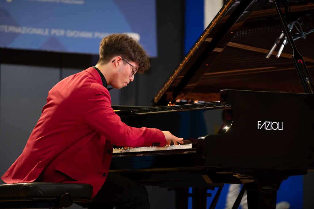 Festival Onde musicali sul Lago d’Iseo: il giovane pianista Mattias Antonio Glavinic  in concerto domenica 20 luglio all’Accademia Tadini di Lovere (Bg)