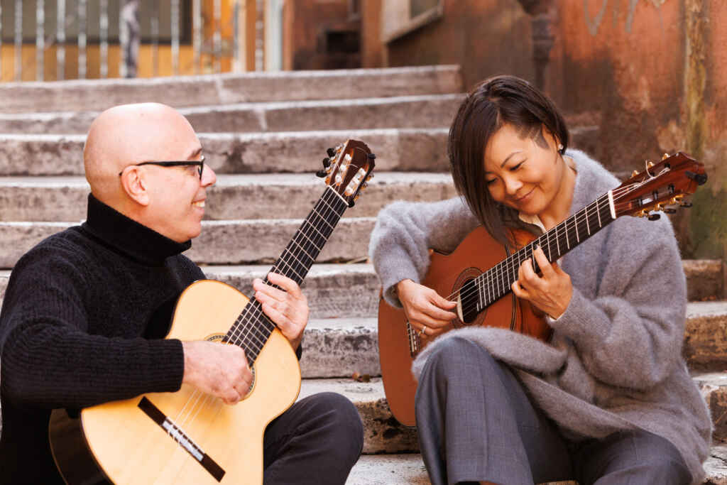 Onde musicali sul Lago d’Iseo tra suoni contemporanei,  tango, un omaggio a Garcia Lorca e il gran finale sull’isola di Loreto il 6 settembre. Venerdì 8 agosto il Better Call Duo in concerto a Zone (Bs)