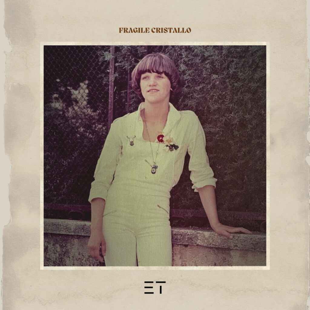 “Fragile Cristallo”, Elia Truschelli fotografa il passato in una dolce dedica