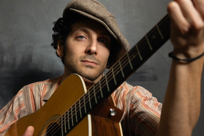 Quattro chiacchiere col talento puro di Claudio Serrano