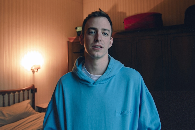 Da “Penso a noi” a tutta la sua vita, giù la maschera per Tommaso Sangiorgi