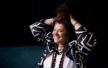 MAMABABA ESCE ‘BLUES HOTEL’, BLUES, TEATRO E UMANITÀ SOSPESE IN UN CONCEPT ALBUM