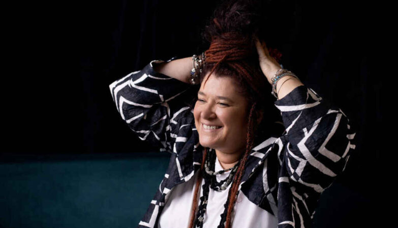 MAMABABA ESCE ‘BLUES HOTEL’, BLUES, TEATRO E UMANITÀ SOSPESE IN UN CONCEPT ALBUM