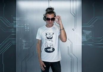 DJ Speciale, “Under The Same Moon”: l’amore a distanza diventa Deep House
